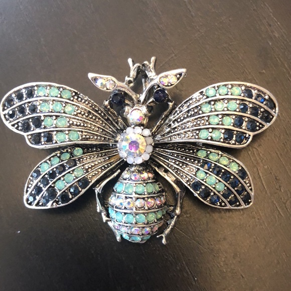 Dazzling Bumble Bee Brooch - Picture 9 of 9
